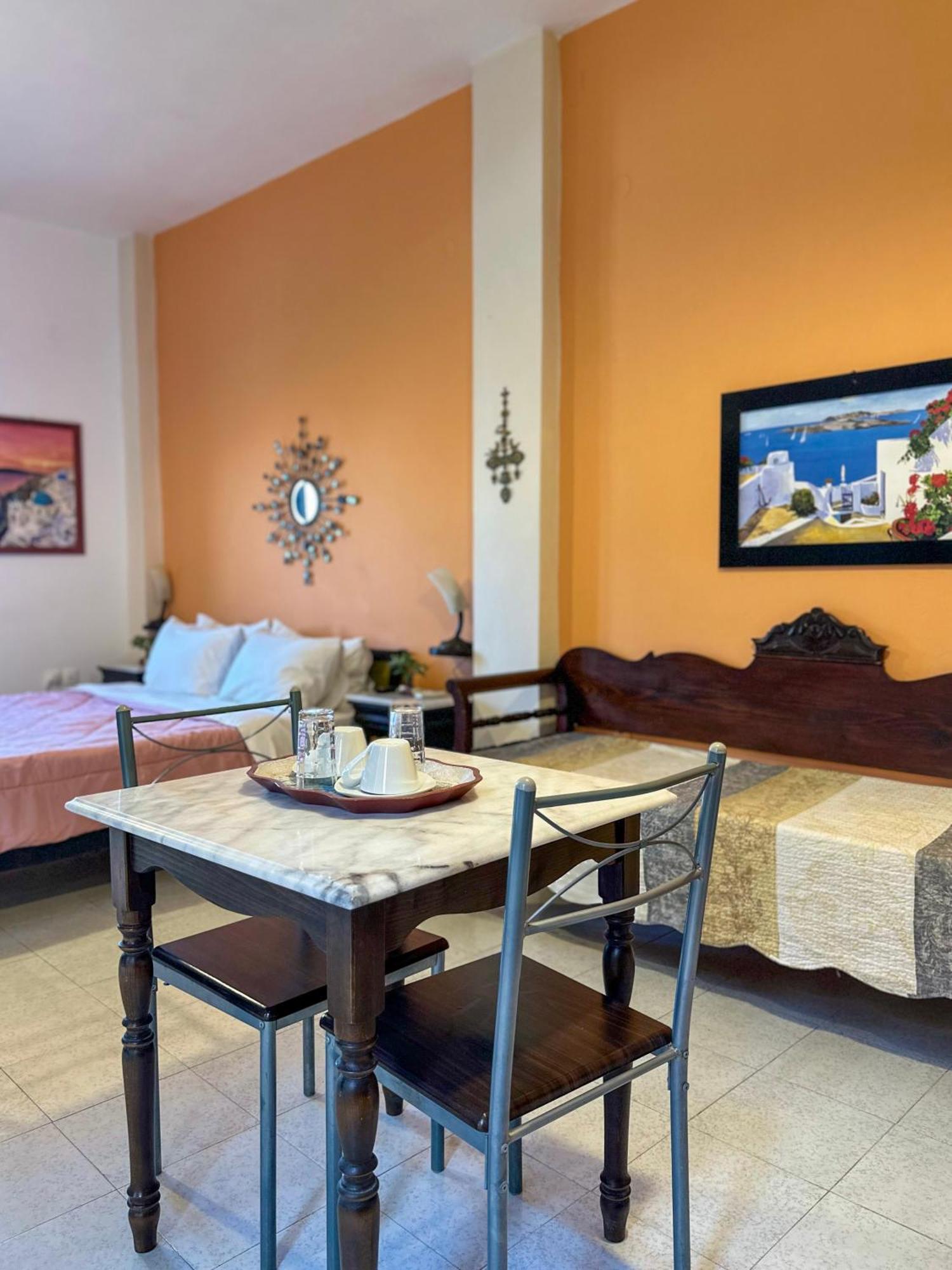 Pansion Zaharoula Hotel Fira  Luaran gambar